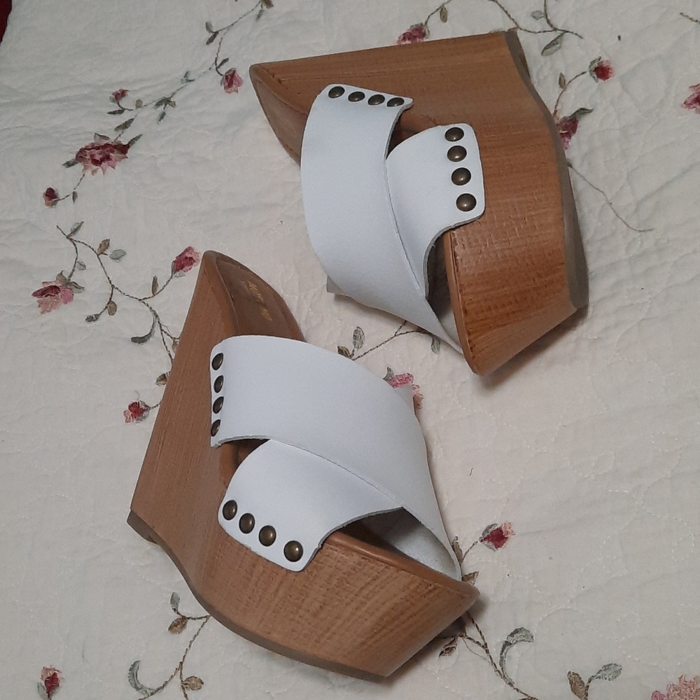 White open toe wedges Mossimo Supply Co sz 6